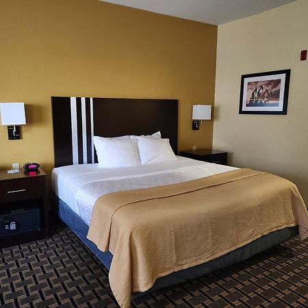 Days Inn & Suites By Wyndham Sam Houston Tollway Jersey Village エクステリア 写真