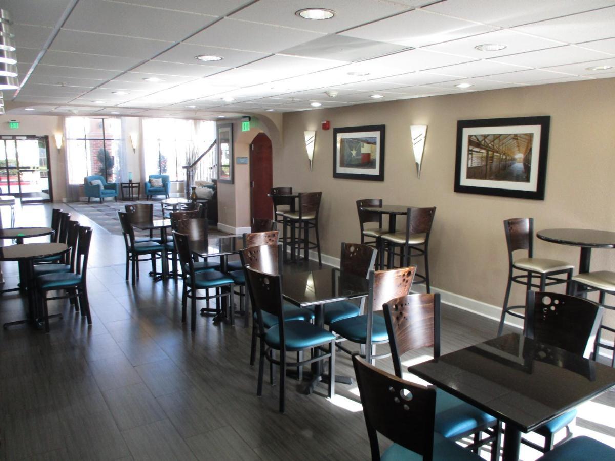 Days Inn & Suites By Wyndham Sam Houston Tollway Jersey Village エクステリア 写真