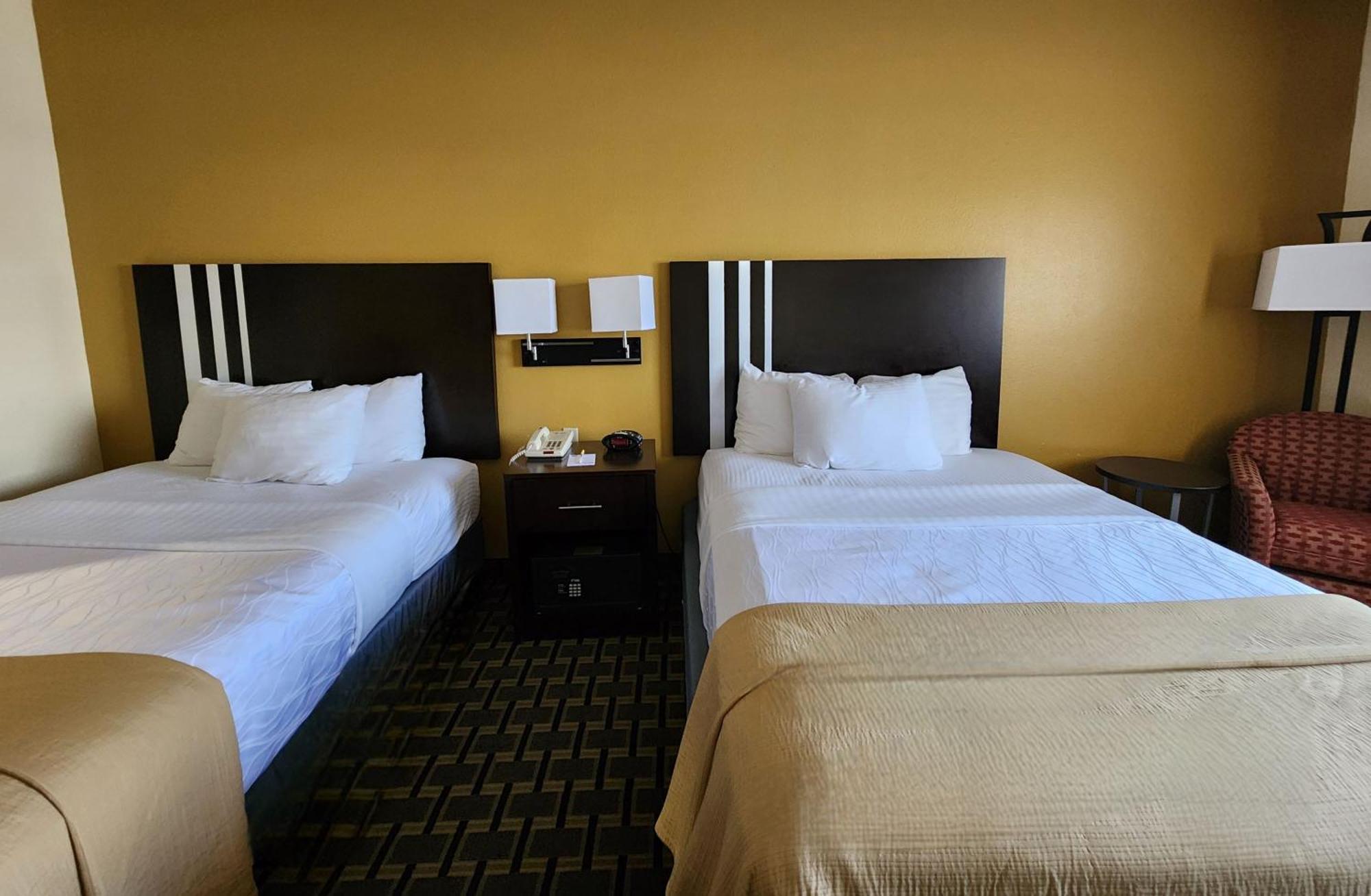 Days Inn & Suites By Wyndham Sam Houston Tollway Jersey Village エクステリア 写真