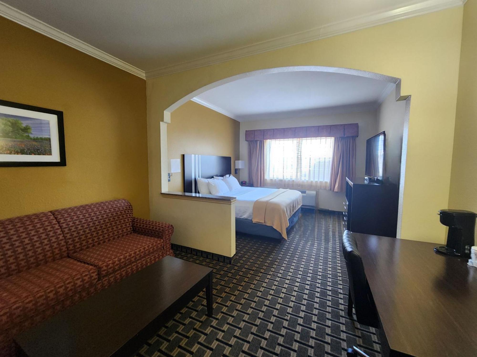 Days Inn & Suites By Wyndham Sam Houston Tollway Jersey Village エクステリア 写真