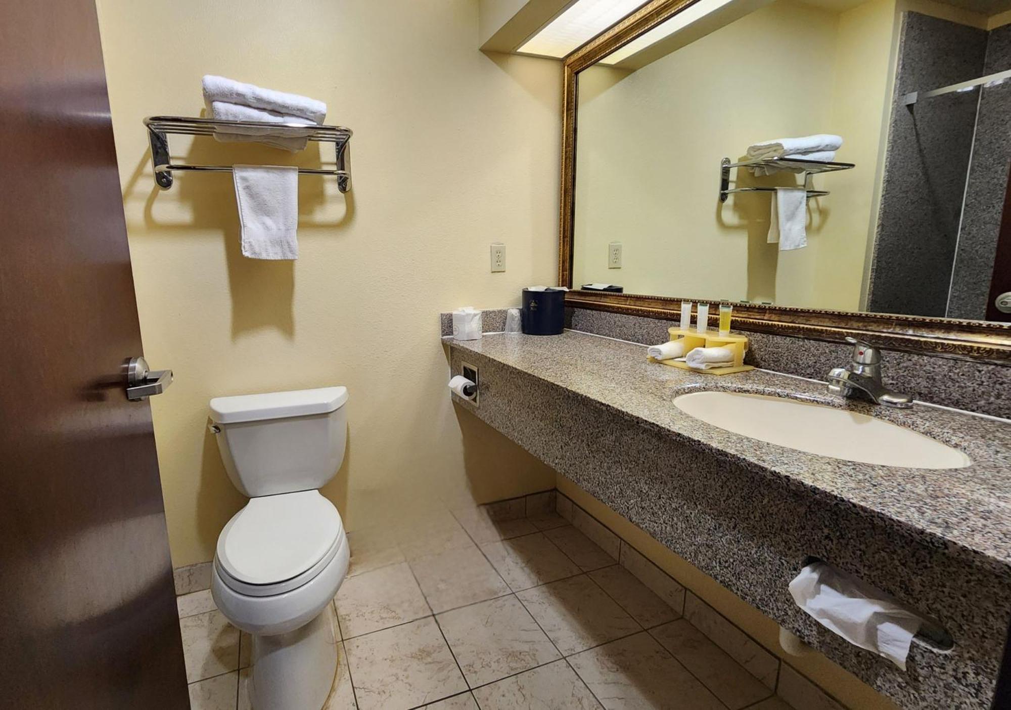 Days Inn & Suites By Wyndham Sam Houston Tollway Jersey Village エクステリア 写真