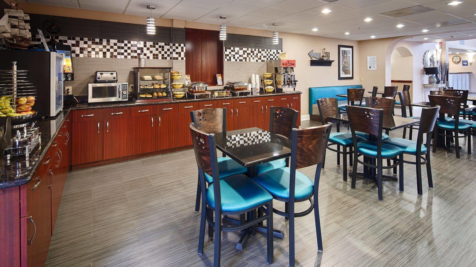 Days Inn & Suites By Wyndham Sam Houston Tollway Jersey Village エクステリア 写真